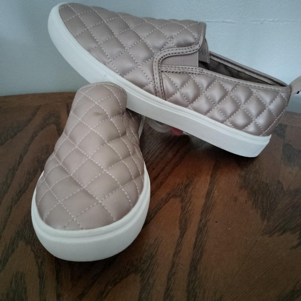 West Loop Tan Quilted Slippers
